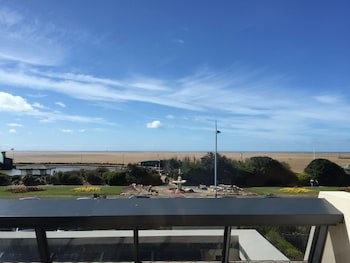 Dalmeny Resort Hotel