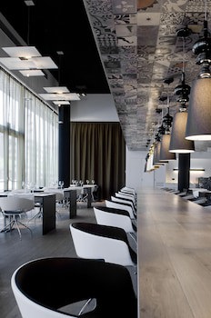 Carbon Hotel - Different Hotels