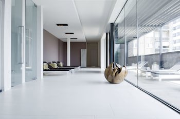 Carbon Hotel - Different Hotels
