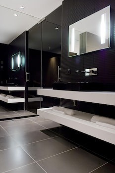 Carbon Hotel - Different Hotels