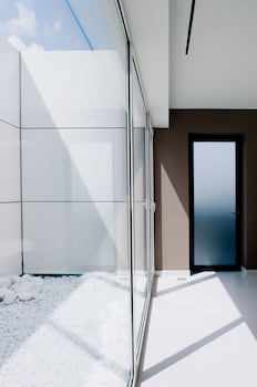 Carbon Hotel - Different Hotels