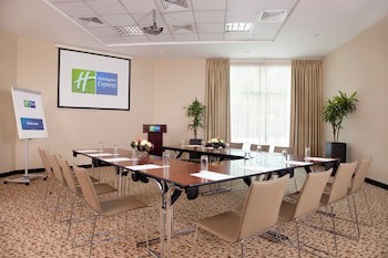 Holiday Inn Express Dubai Safa Park by IHG galeri fotoğrafı