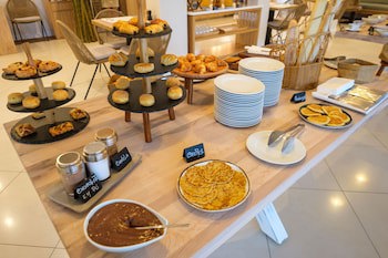 Malibu Foz Hotel - La Maison Younan