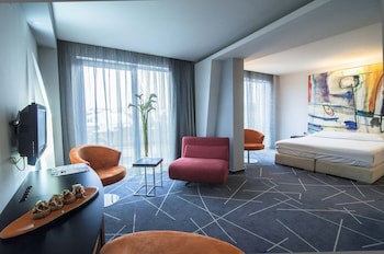 Golden Tulip Zira Belgrade