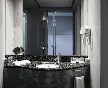 Golden Tulip Zira Belgrade