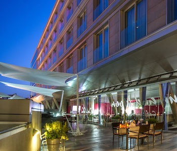 Golden Tulip Zira Belgrade