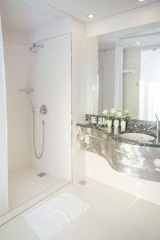 Golden Tulip Zira Belgrade