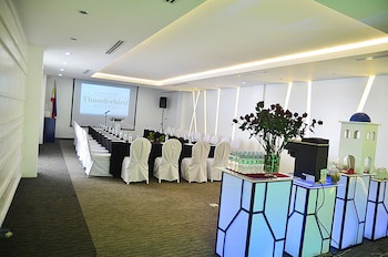 Thunderbird Resorts - Poro Point