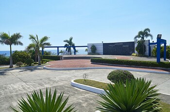 Thunderbird Resorts - Poro Point