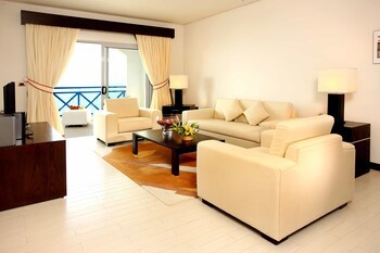 Thunderbird Resorts - Poro Point