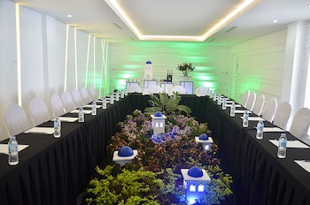 Thunderbird Resorts - Poro Point