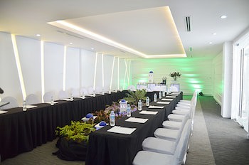 Thunderbird Resorts - Poro Point