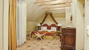Grand Rose Spa Hotel