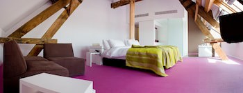 Eburon Hotel - Different Hotels
