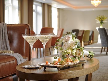 Hodson Bay Hotel