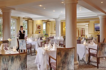 Hodson Bay Hotel