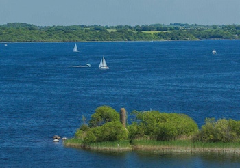 Hodson Bay Hotel