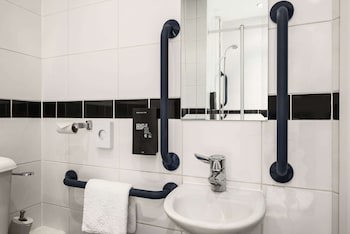 Days Inn By Wyndham Corley Nec M6