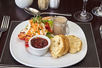 Farmers Kitchen Hotel