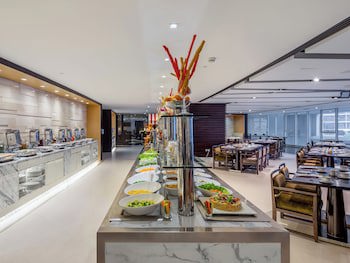 Flora Creek Deluxe Hotel Apartments Dubai