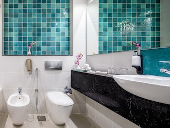 Flora Creek Deluxe Hotel Apartments Dubai