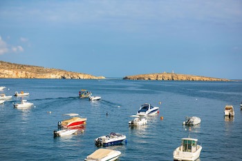 Gillieru Harbour Hotel