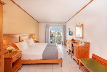 Gillieru Harbour Hotel