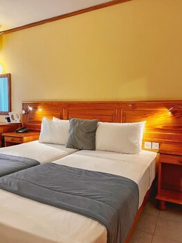 Gillieru Harbour Hotel
