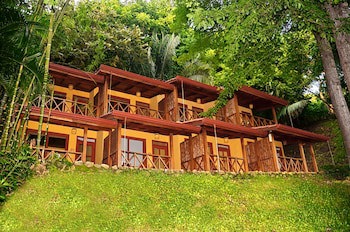 Esencia Hotel & Villas