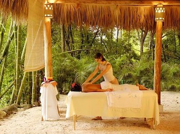 Esencia Hotel & Villas