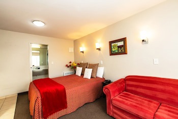 Cranford Oak Motel