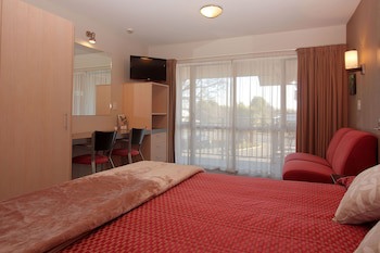 Cranford Oak Motel