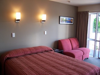 Cranford Oak Motel