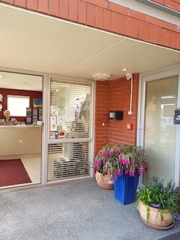 Cranford Oak Motel