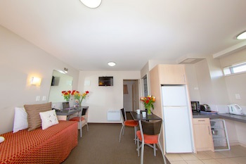 Cranford Oak Motel
