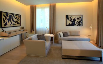 Abac Restaurant & Hotel