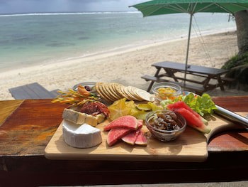 Aroa Beachside Resort