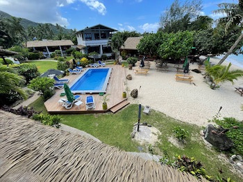 Aroa Beachside Resort