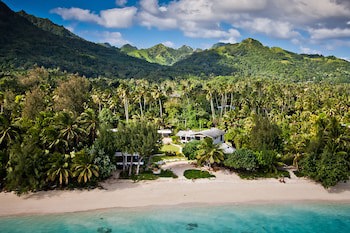 Aroa Beachside Resort