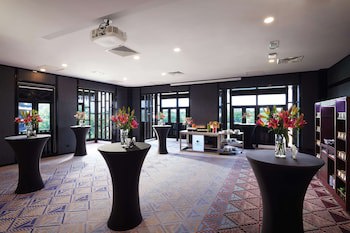 Doubletree By Hilton Putrajaya Lakeside