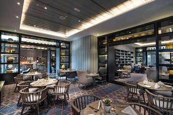 Doubletree By Hilton Putrajaya Lakeside