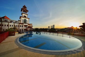 Doubletree By Hilton Putrajaya Lakeside