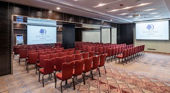 Doubletree By Hilton Putrajaya Lakeside