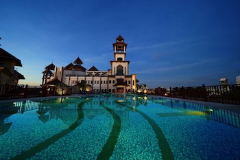 Doubletree By Hilton Putrajaya Lakeside