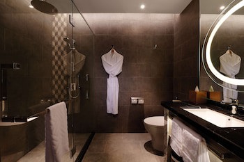 Doubletree By Hilton Putrajaya Lakeside