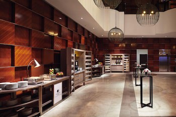 Doubletree By Hilton Putrajaya Lakeside