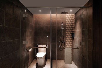 Doubletree By Hilton Putrajaya Lakeside