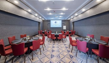 Doubletree By Hilton Putrajaya Lakeside