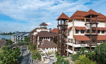 Doubletree By Hilton Putrajaya Lakeside