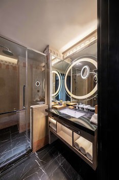 Doubletree By Hilton Putrajaya Lakeside